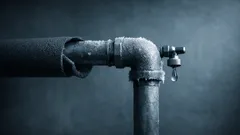 Tubi congelati: a che temperatura diventano un rischio e cosa fare subito