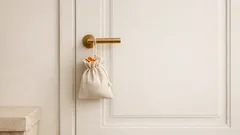 Sacchettino di bucce d’arancia essiccate alla porta: come farlo e quanto dura